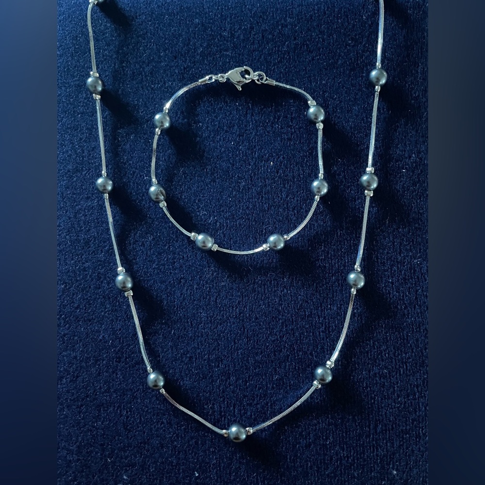 Faux Pearl and silver Necklace and Bracelet set